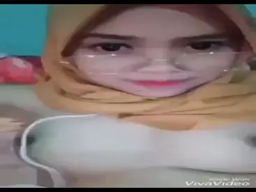 Bokep Jilbab Cewek Imut Colmek Di Kamar Kost